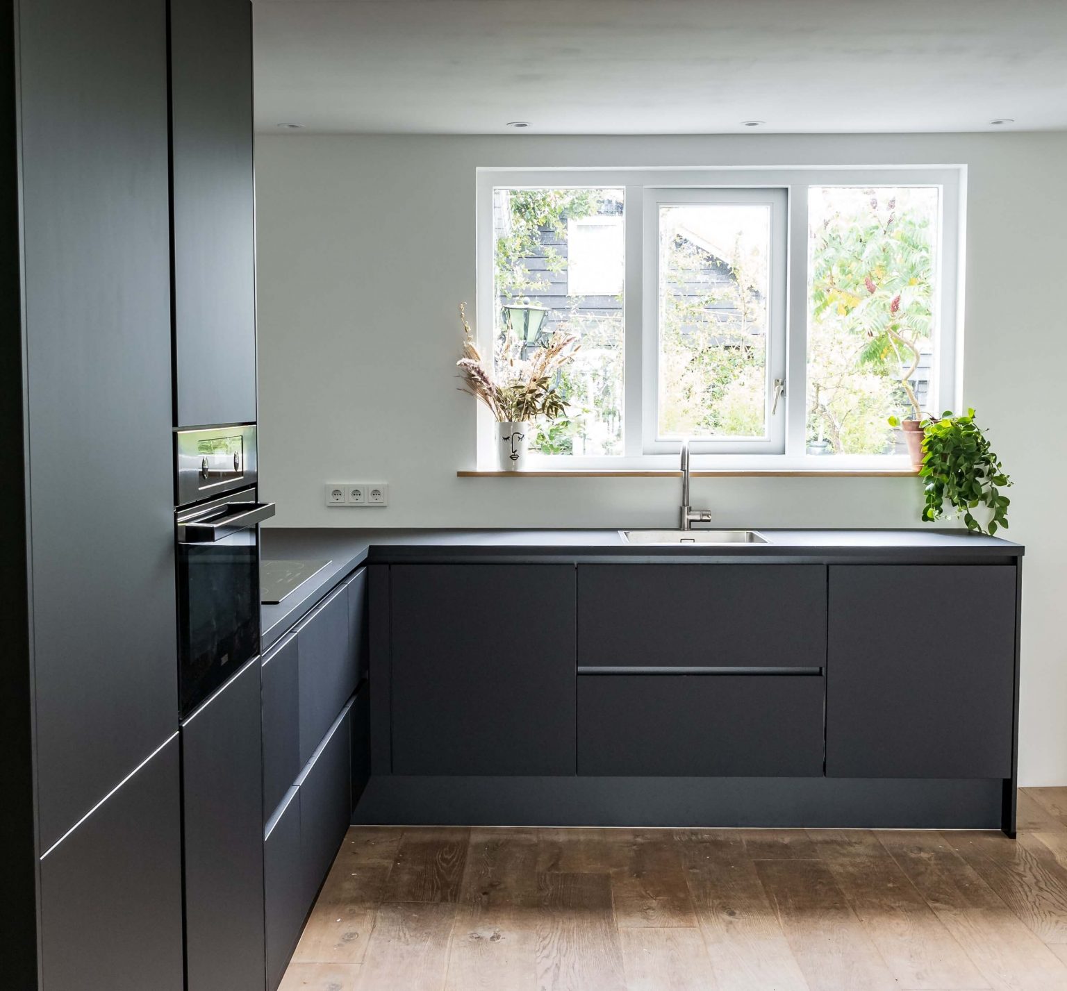 Black Kitchen Cabinets Guide for New Kitchens in 2021