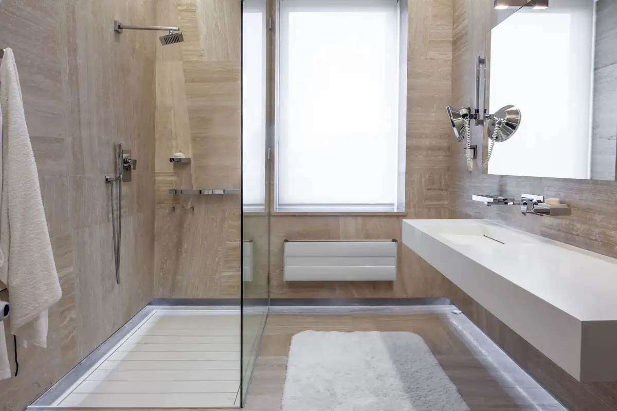 wet white bathroom design